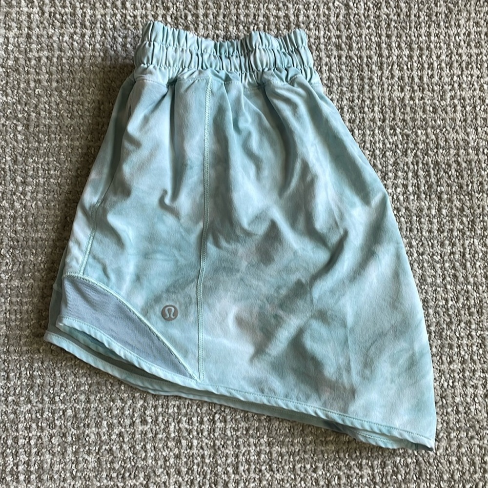 Lululemon 4” Hotty Hot Shorts